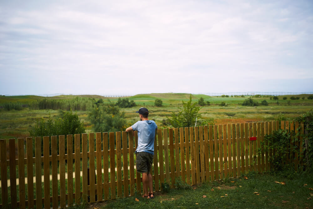 how long does a wood fence last